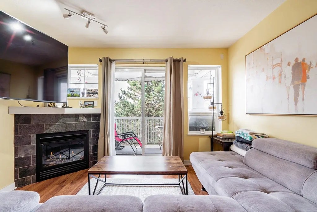 20750 Duncan Way 412, Langley