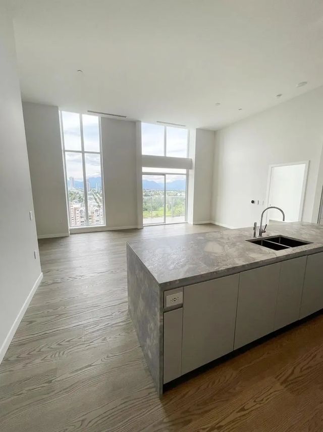 7433 Cambie Street 2803, Vancouver