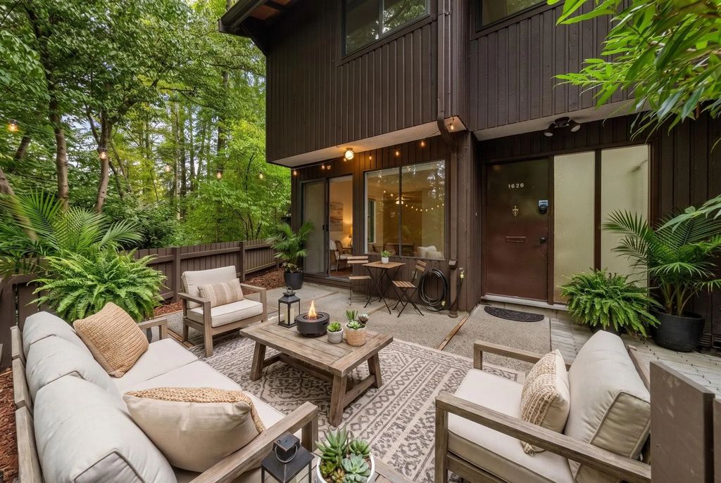 1828 Purcell Way, North Vancouver