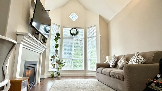 9979 140 Street 409, Surrey