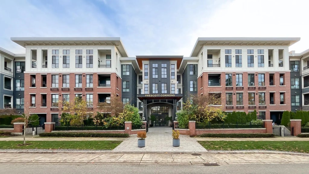 15138 34 Avenue 313, Surrey