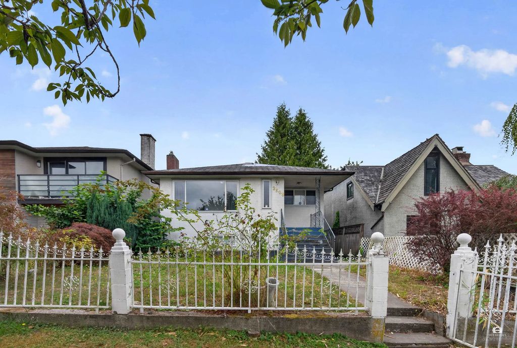 2528 E 24th Avenue, Vancouver
