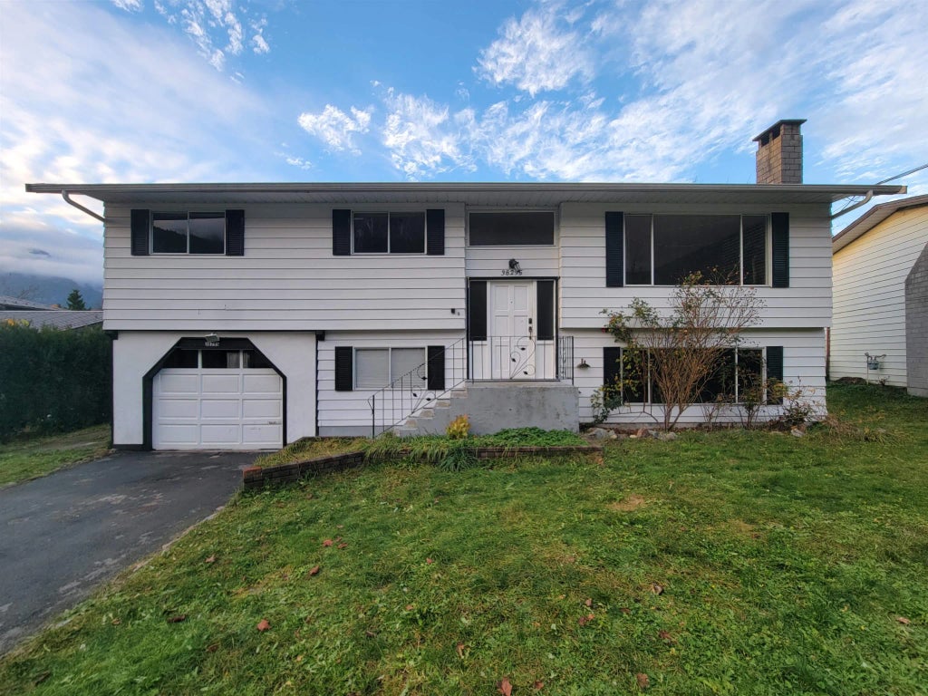 38295 Chestnut Avenue, Squamish