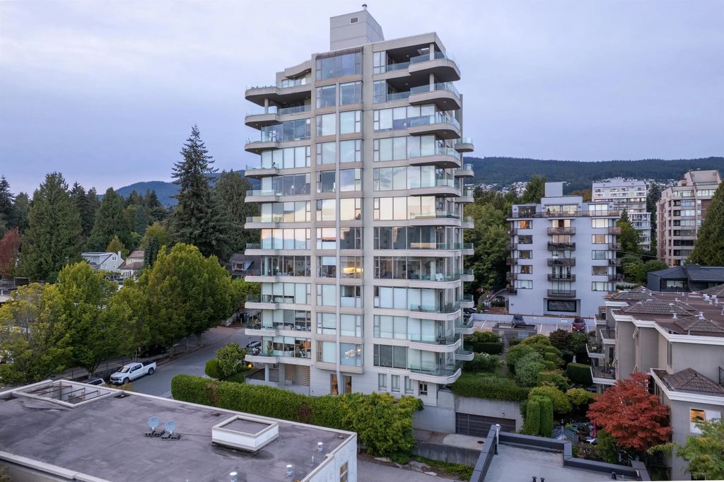 570 18th Street 502, West Vancouver