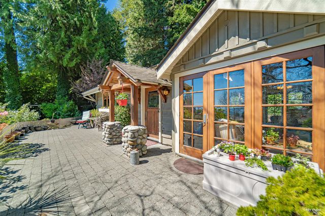 2261 Gisby Street, West Vancouver