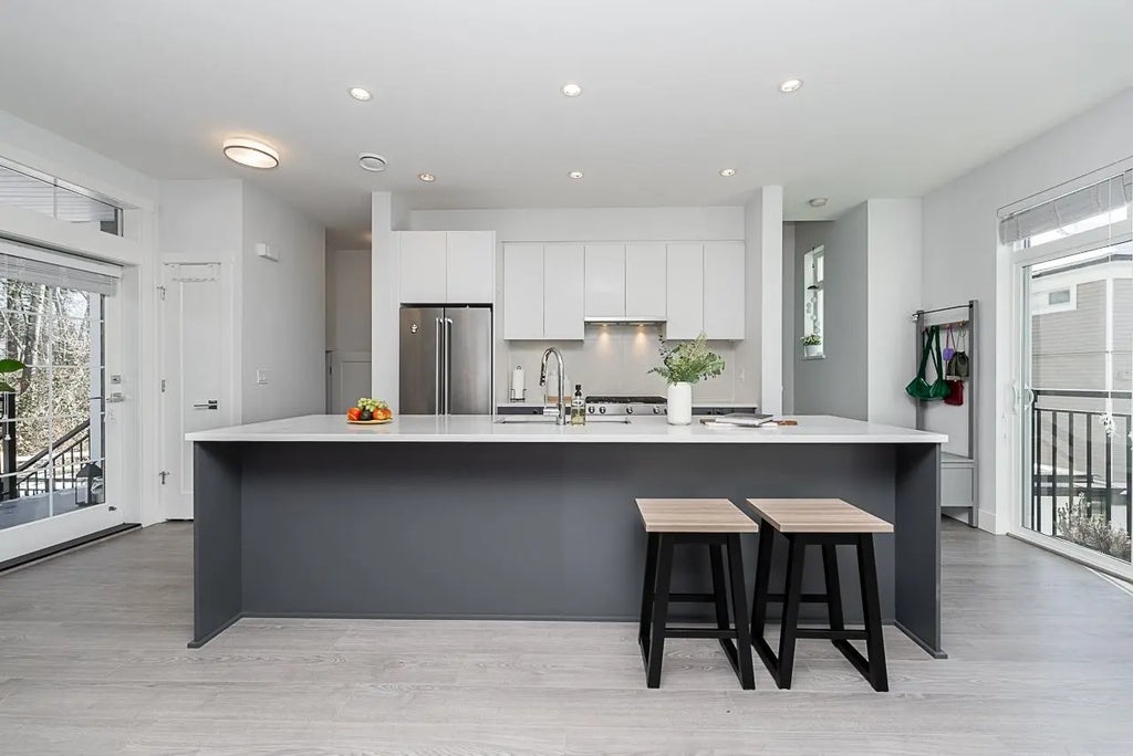 2070 Oak Meadows Drive 47, Surrey