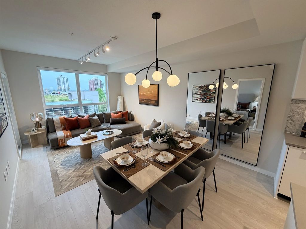 110 E 17th Street 403, North Vancouver