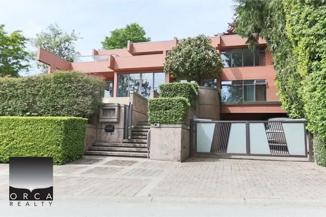 687 Beachview Drive, North Vancouver