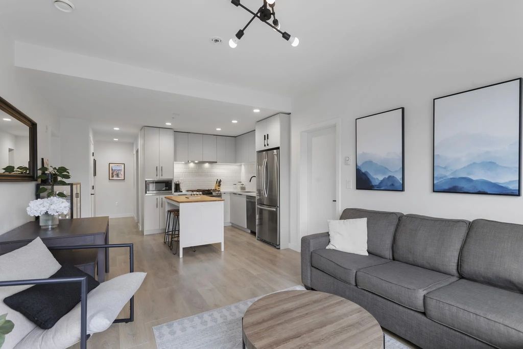 3018 St George Street 301, Port Moody