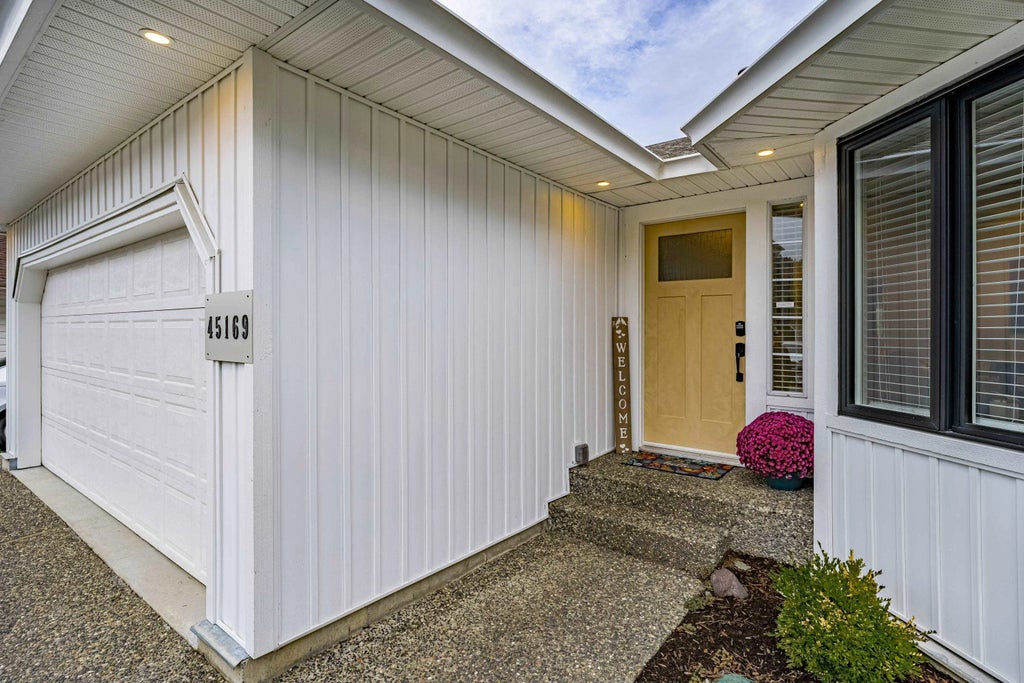 45169 Cumberland Avenue, Chilliwack