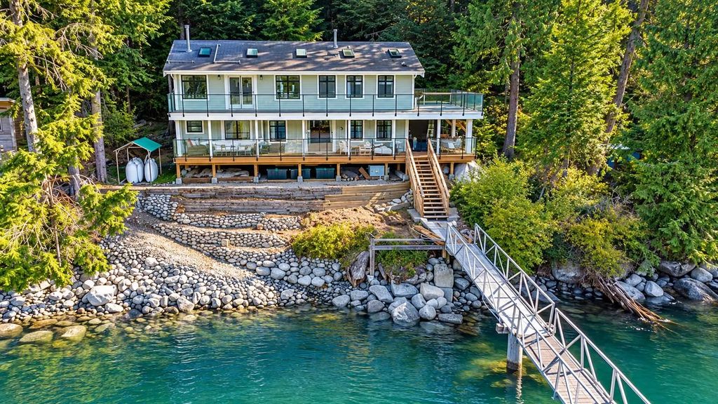 29 E Croker Island, North Vancouver