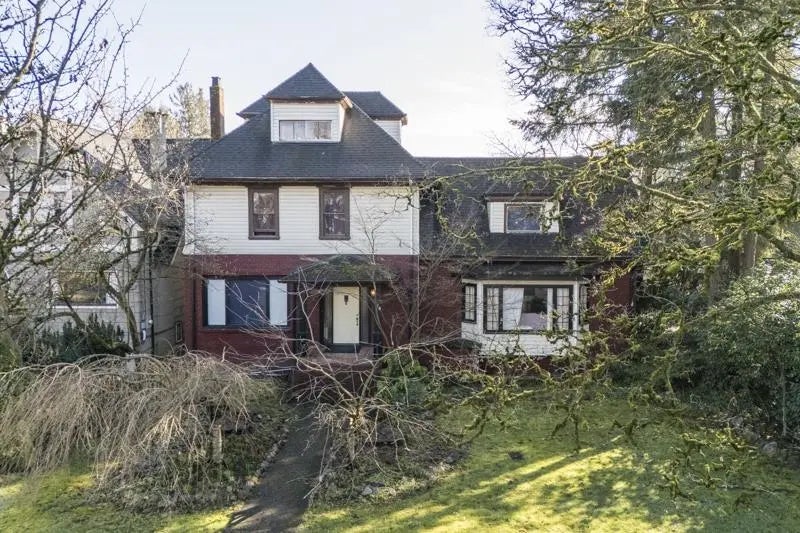 118 Queens Avenue, New Westminster