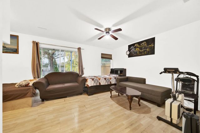 8280 121a Street 44, Surrey