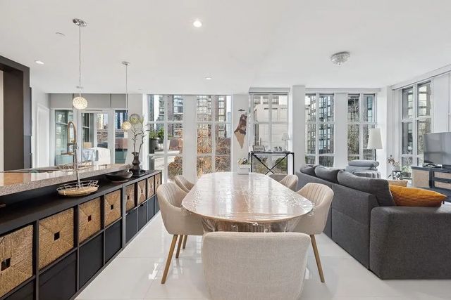 1102 Hornby Street 402, Vancouver