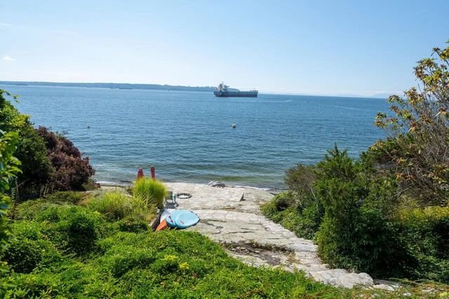 4052 Marine Drive, West Vancouver