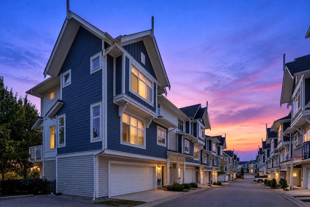11295 Pazarena Place 602, Maple Ridge
