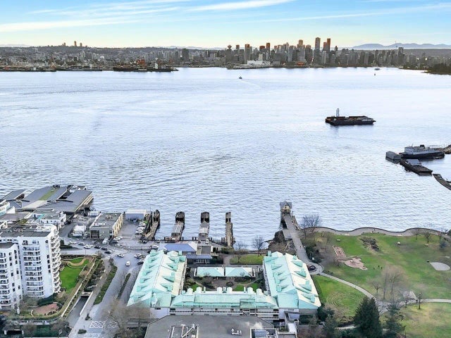 33 Chesterfield Place 1306, North Vancouver