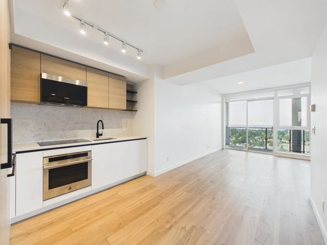 10448 University Drive 3111, Surrey