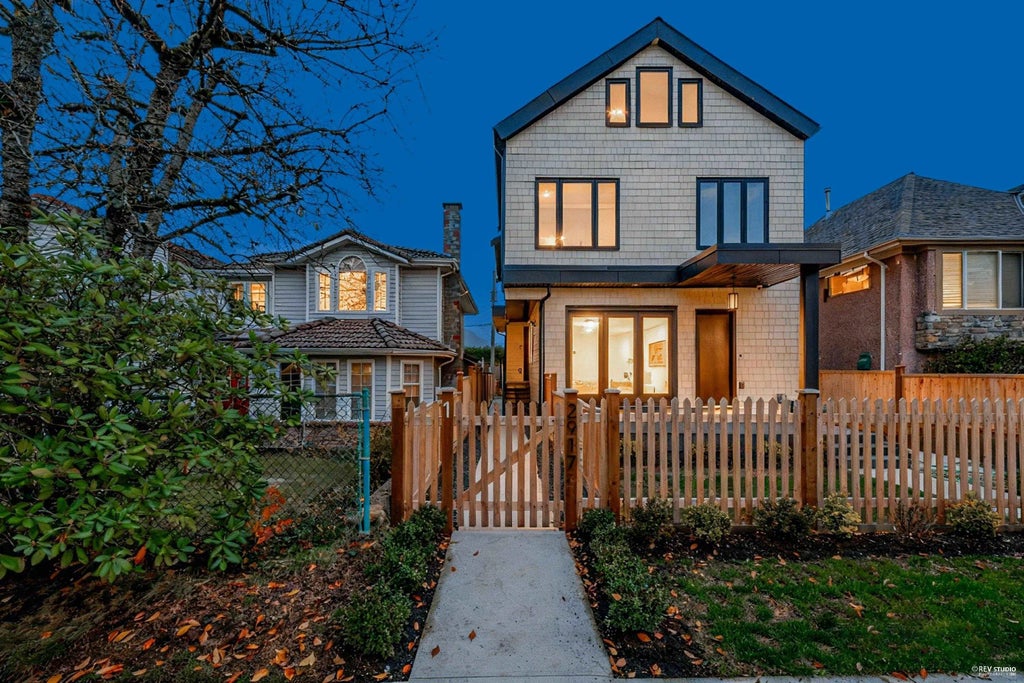 2917 Charles Street, Vancouver