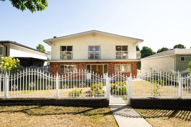 4264 Parker Street, Burnaby
