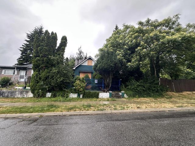 2005 Ninth Avenue, New Westminster