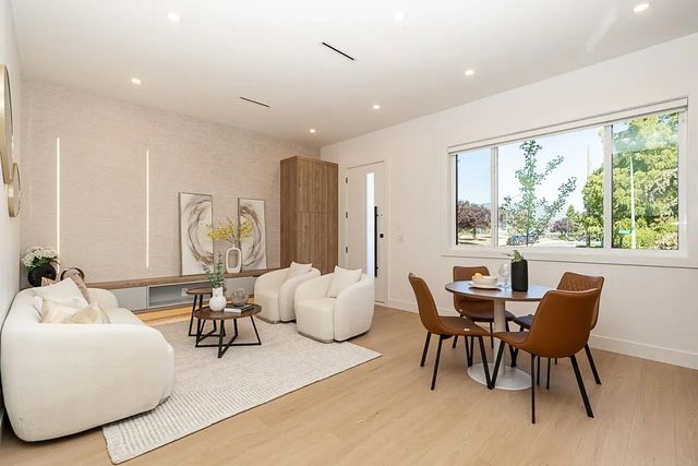 3940 Eton Street 2, Burnaby