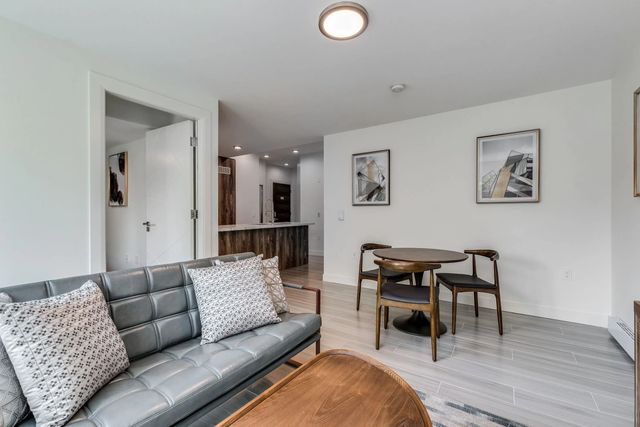 1168 Pendrell Street 310, Vancouver