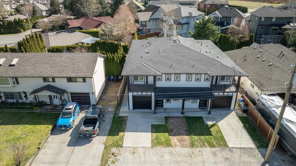 21088 Lakeview Crescent 2, Hope