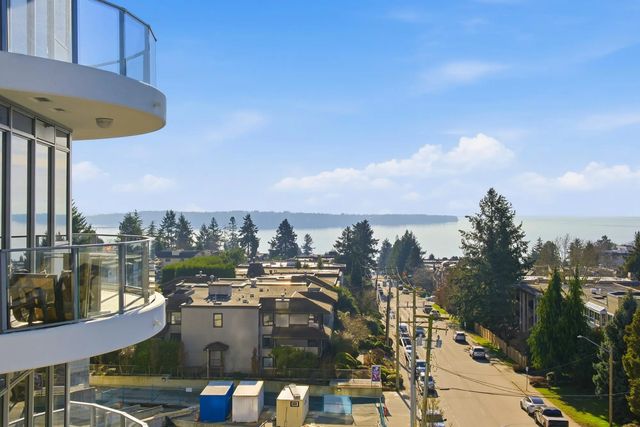 1500 Martin Street 602, White Rock