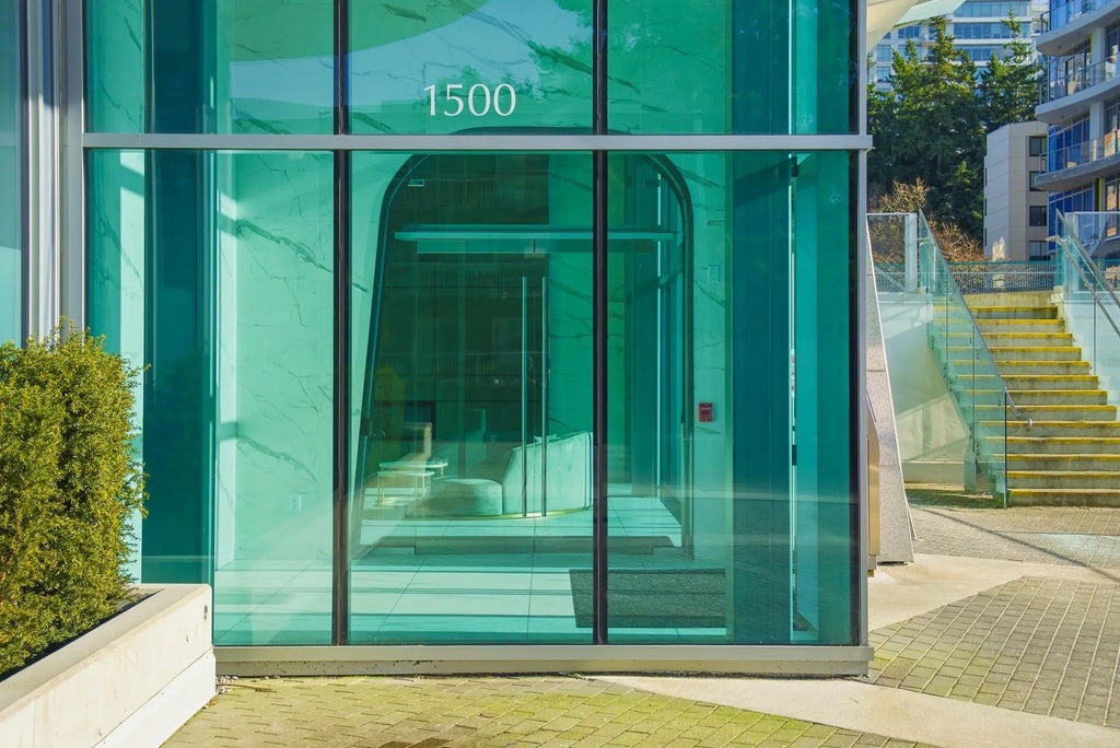 1500 Martin Street 602, White Rock