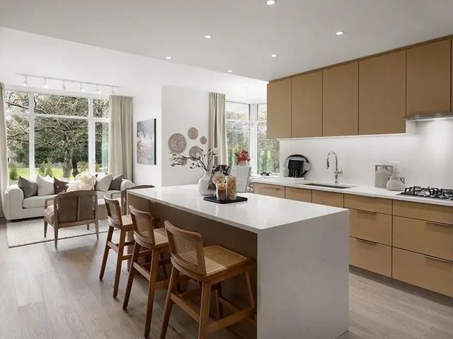 6138 Birney Avenue 102, Vancouver