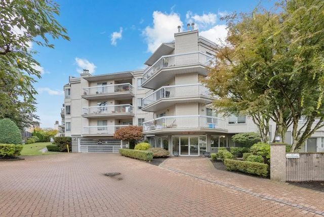 9299 121 Street 206, Surrey