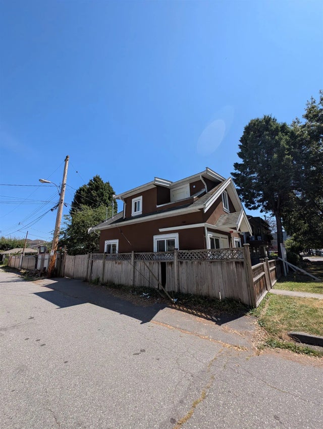 6388 Elliott Street, Vancouver