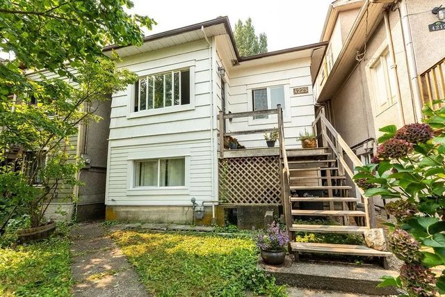 4225 John Street, Vancouver