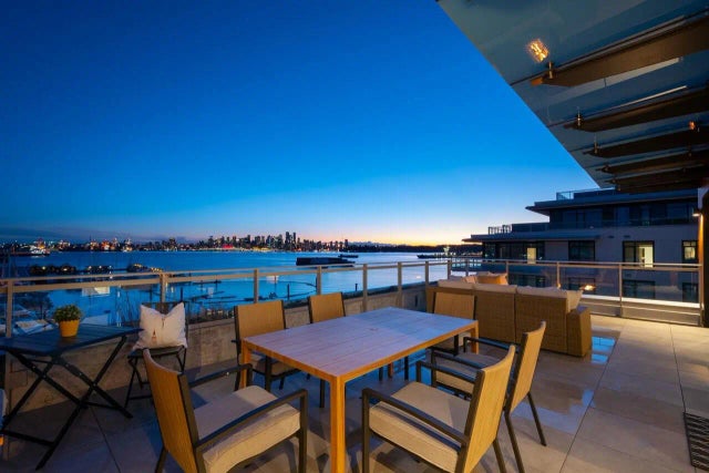 755 Harbourside Drive 520, North Vancouver