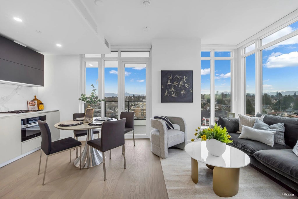 8415 Granville Street 702, Vancouver