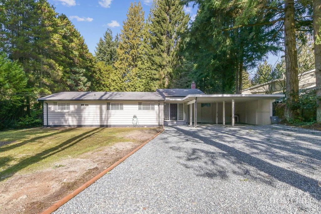 12687 23 Avenue Hiouse, White Rock