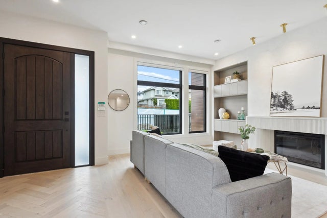 1038 Delestre Avenue 101, Coquitlam