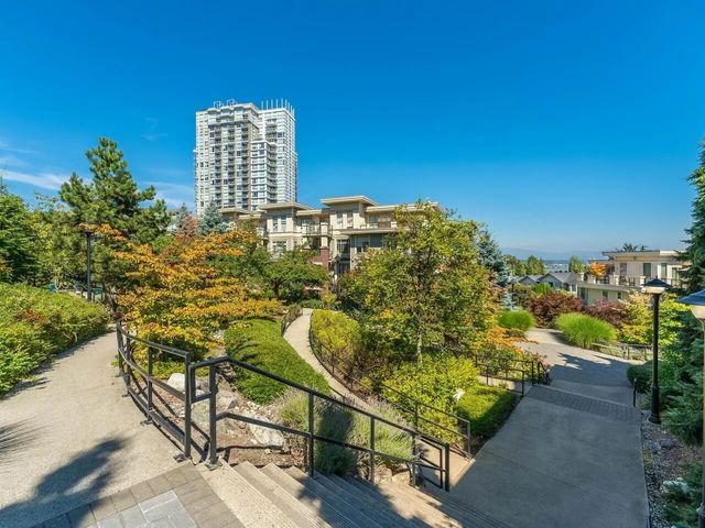 285 Ross Drive 307, New Westminster