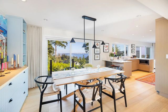 4772 Meadfeild Court, West Vancouver