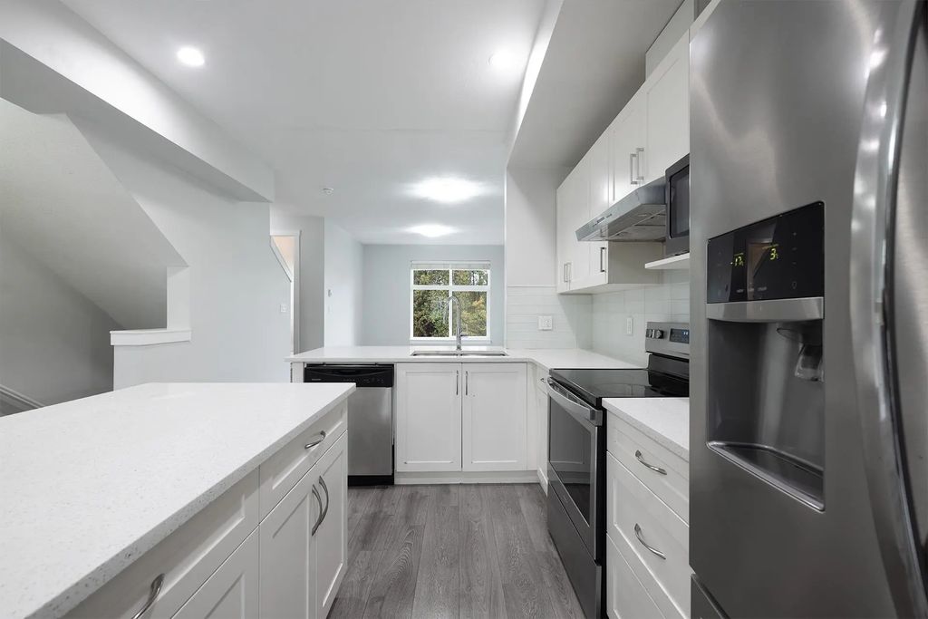 14660 105a Avenue 27, Surrey