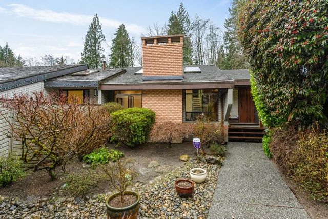 5639 White Pine Lane, North Vancouver