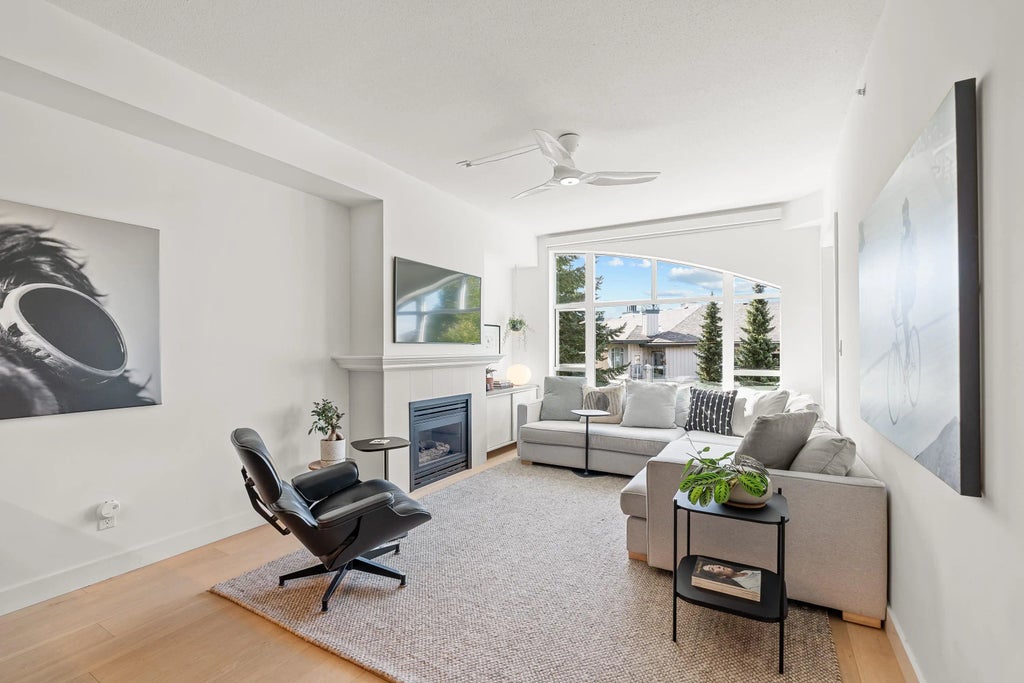 3600 Windcrest Drive 407, North Vancouver