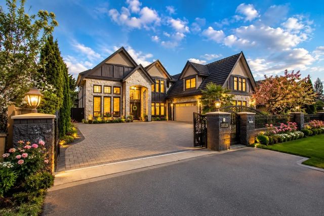 10320 Dennis Crescent, Richmond