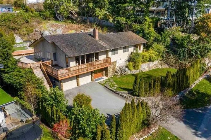 3895 Southridge Avenue, West Vancouver