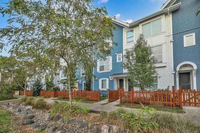 20451 84 Avenue 43, Langley