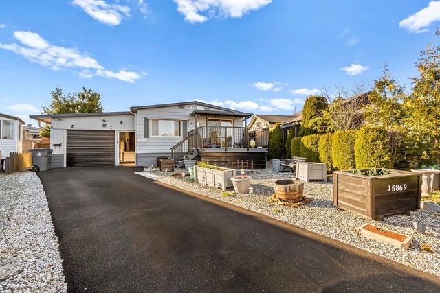 15869 Yorkshire Place, Surrey