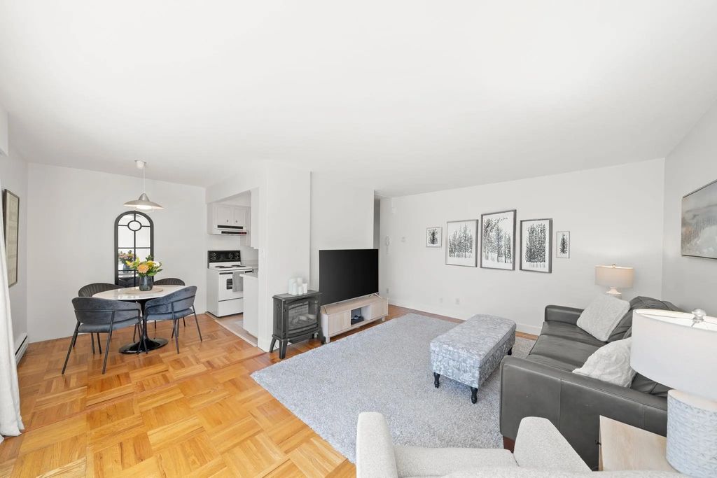 1750 Esquimalt Avenue 504, West Vancouver