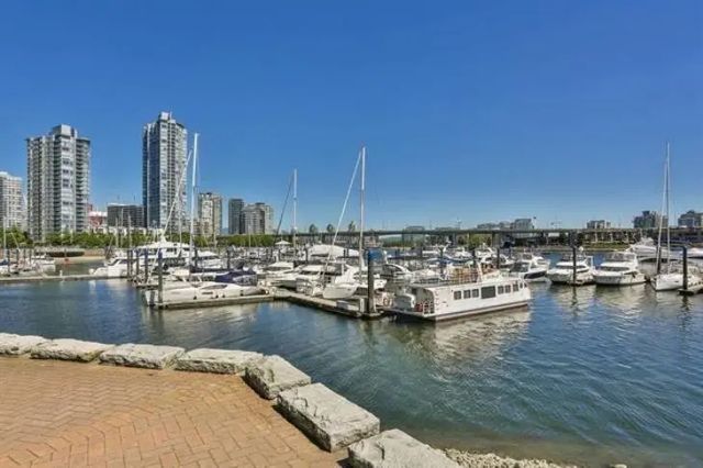 1033 Marinaside Crescent 2306, Vancouver