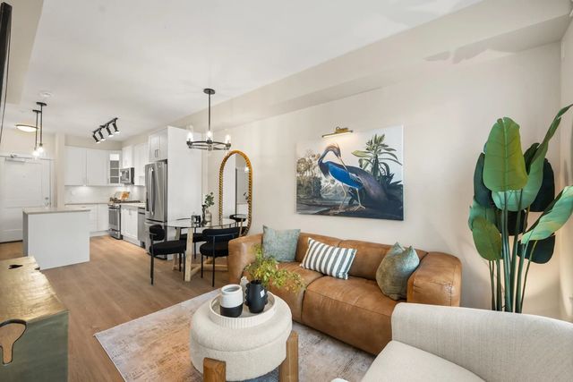11063 Ravine Road 302, Surrey
